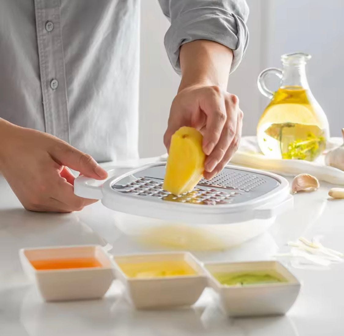 4-in-1 Multi Grater with Case & Plastic Cover
